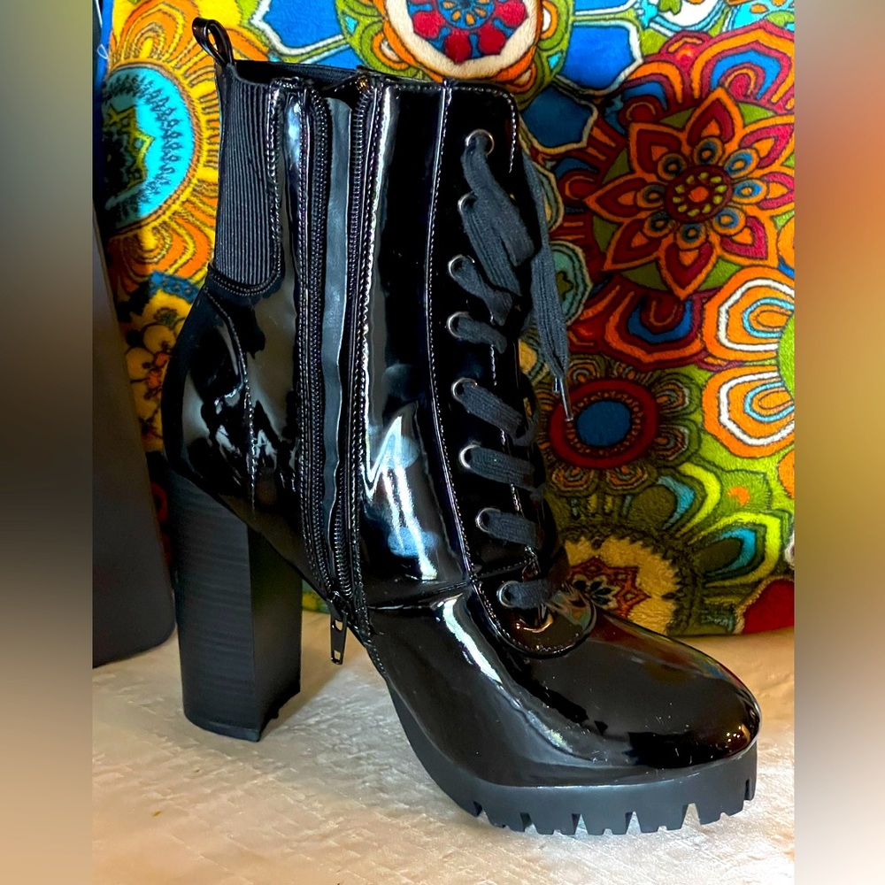 Fashion nova Boots 👢